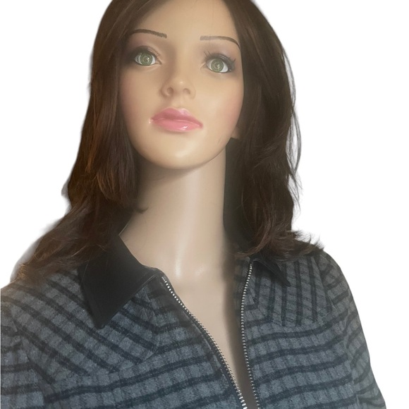 New! Riley & Rae Reid Plaid Blazer,
Created for Macy's size XS - Picture 6 of 14